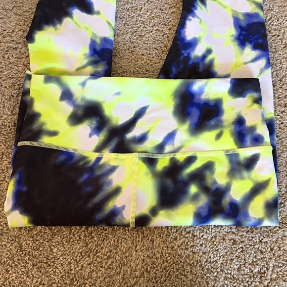 Women’s Athleta Tie Dye Elation 7/8 Tight Size S - Picture 3 of 5